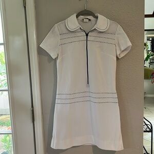 Kenny Classics vintage dress 70’s. No size tag. Color: white , navy blue detail,